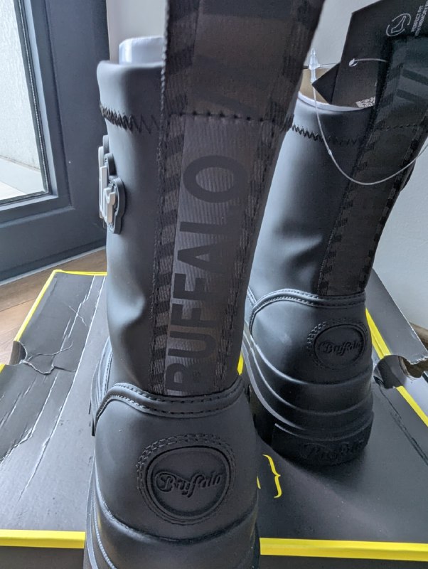 Балетки Мэри Джейн River Island, UGG, Ботинки Buffalo для дождя 8