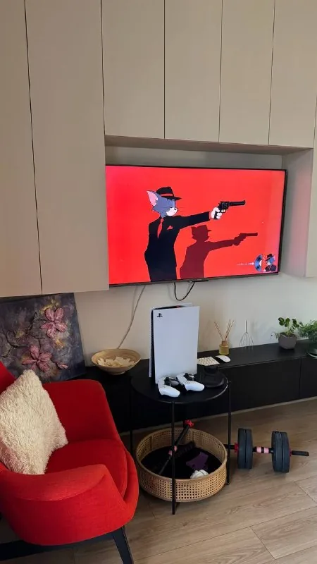 PS5 с двумя геймпадами 1