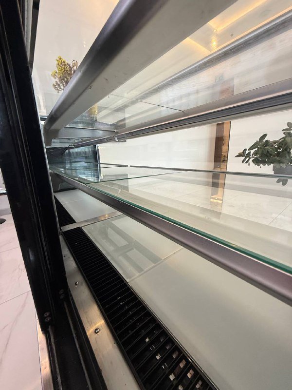 Холодильная витрина Arctic Air ARC3102C 4