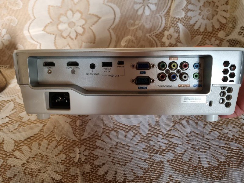 Проектор BENQ W1080ST+ короткофокусный полный комплект 3