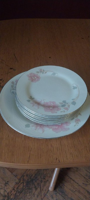 7 plates for sale