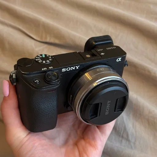 Sony a6400 с объективом, Sony a7 III с объективом