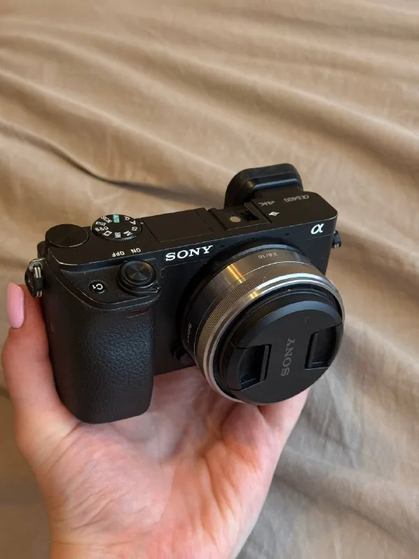 Sony a6400 с объективом, Sony a7 III с объективом 1