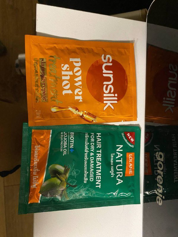 маски для волос, джинсы женские, черный топ с длинными рукавами 3