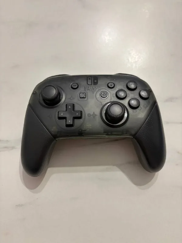 Nintendo Switch Pro Controller 1