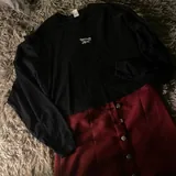 Красный пиджак H&M, черный пиджак H&M, костюм для йоги, юбка, кофта Reebok, туника Reebok, юбка, ветровка Waikiki, сумка Reebok, юбка, шорты Zara 4