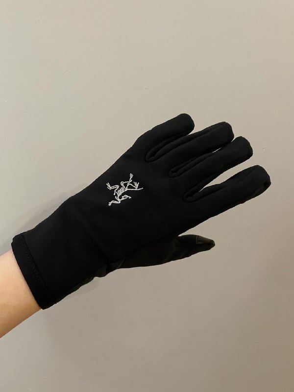 Черные перчатки Arcteryx 5