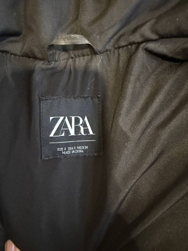 Шубка, дубленка Zara, безрукавка Zara, дождевик, куртка стеганая Zara, меховая куртка Levi’s 4