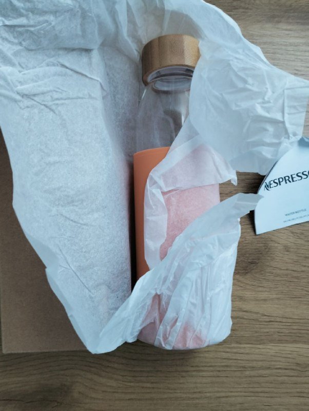 Стильная бутылочка для воды от Nespresso 3