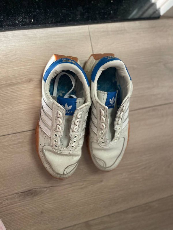 Оригинальные кроссовки adidas