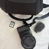 Sony ZV-E10 с объективом и аксессуарами 1