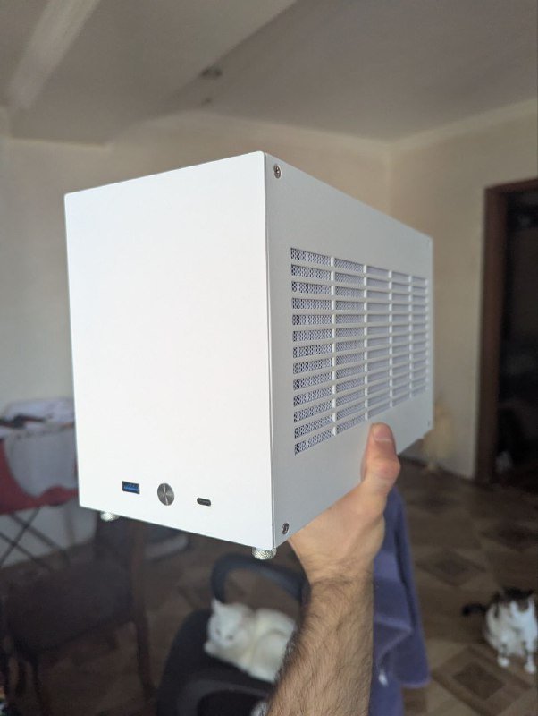 Mini ITX ПК с Ryzen 5 7600x, RTX 5060 ti, 32GB RAM, 1TB SSD 3