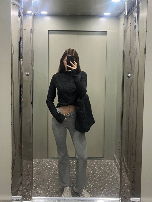 Спортивные штаны клеш, спортивная кофта 2