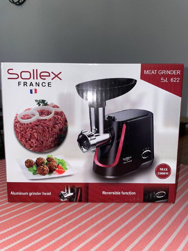 Мясорубка электрическая со всеми деталями