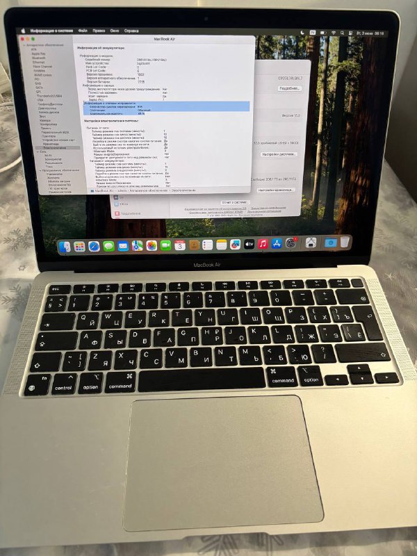 Продам MacBook Air m1 2020 8/256 5