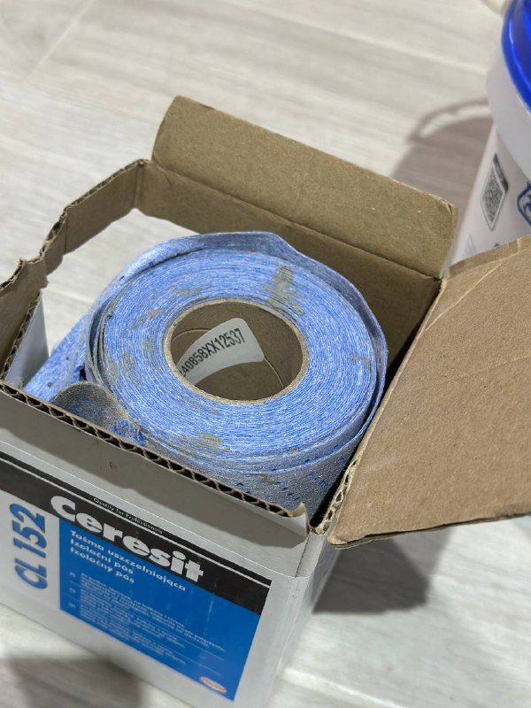 Шпатель, краска, эпоксидная затирка, лента, валик для шпаклевки 5