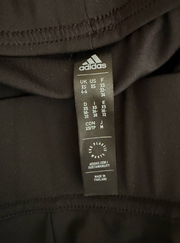 Спортивный топ Puma, спортивные шорты Adidas 2