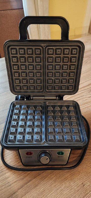 Вафельница Vox 1000W 2