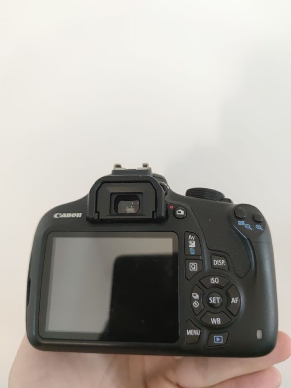 Зеркальный фотоаппарат Canon 1200d с объективом 18-55мм