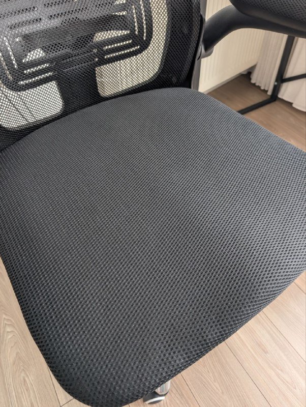 Стол и компьютерный офисный стул 5