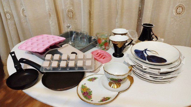 Тарелки, чайный сервиз, бокалы, органайзер для приборов