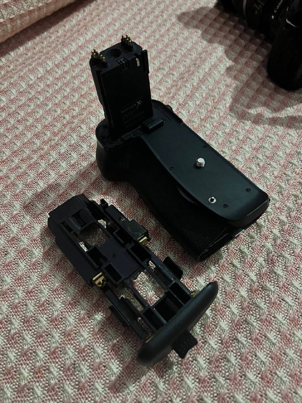 Фотоаппарат Canon EOS 60D с объективом и батарейным блоком 3