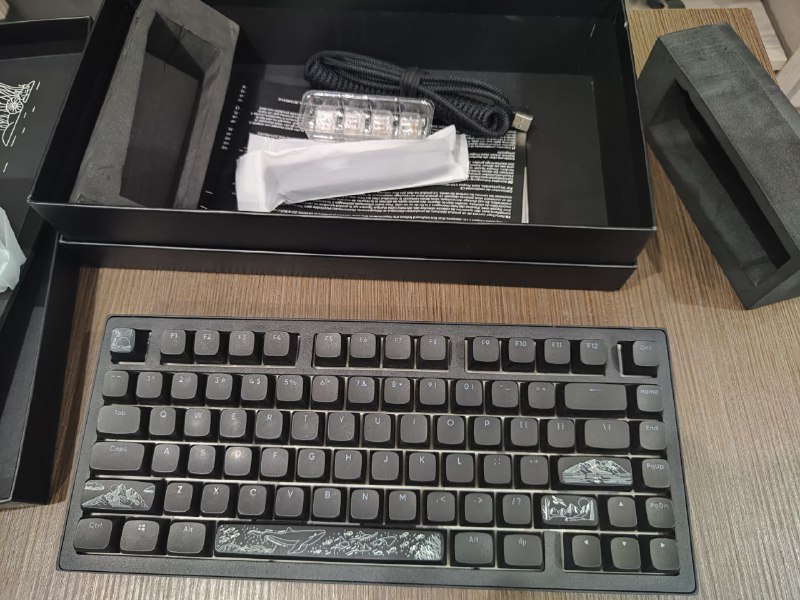 Mechanical keyboard, gaming mouse 2