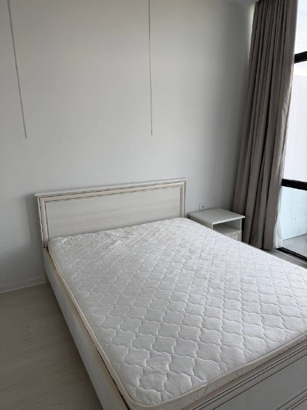 Кровать, матрас, тумбочка, шкаф