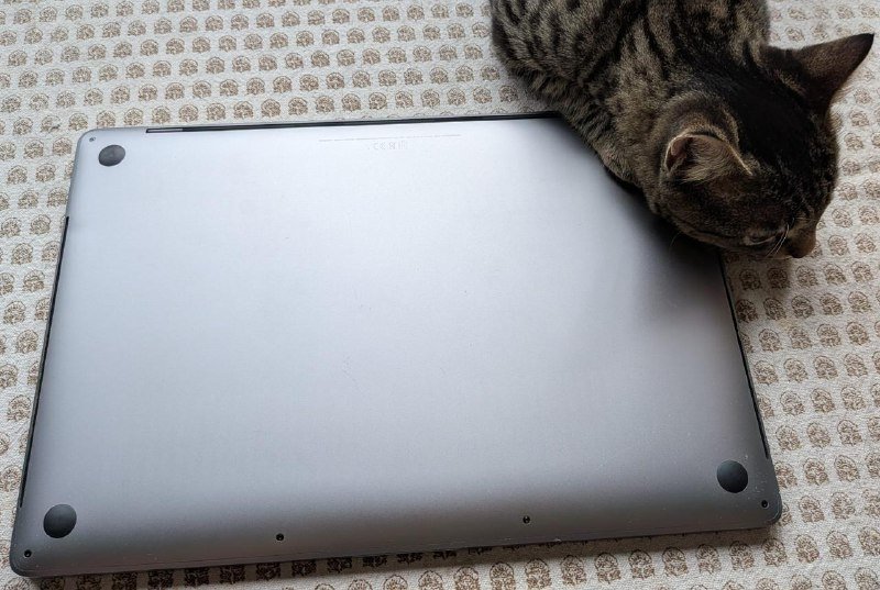 MacBook Pro 16" 2019, 6-core i7, 16GB RAM, 500GB SSD 6