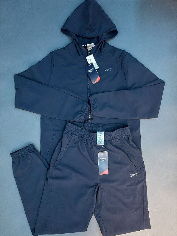 Спортивный костюм Reebok