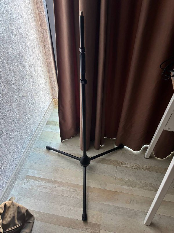 Столик, кресло, настольная лампа, стойка, рабочий стол, RGB светильники 4