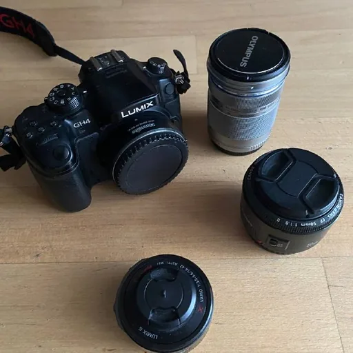 Panasonic Lumix GH4 с тремя объективами и адаптером