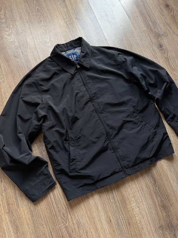 Топ Ellesse, Джинсы Dsquared2, Кепка Nike, Сумка Kipling, Футболка C.P. Company, Харрингтон GAP, Худи Fred Perry, Лонгслив The North Face, Штаны Fjällräven 6
