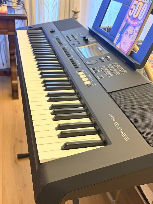 Клавиши Синтезатор Yamaha PSR EW425