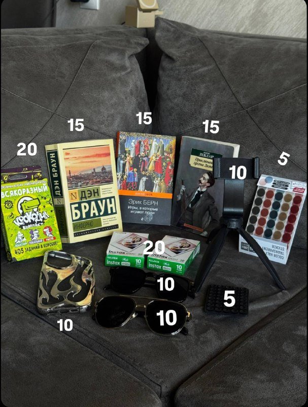 Кроссовки белые 40 размер, туфли коричневые, туфли черные, шлепки 4