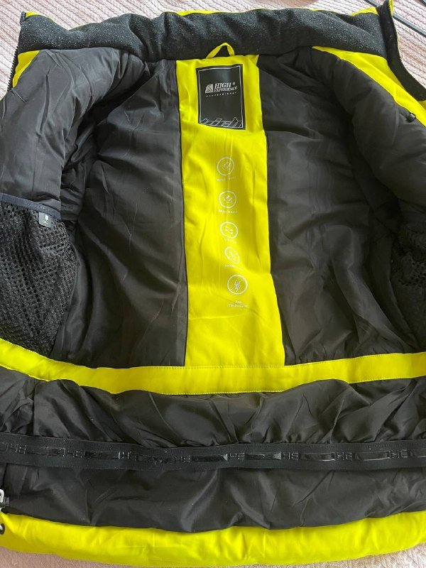 Зимняя куртка Hign experience 140 размер 7