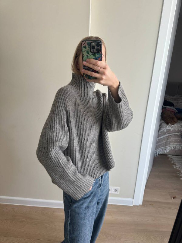 Безрукавка Nike, Лонг Zara, Джинсы Stradivarius и H&M, Жакет Zara, Свитер H&M, Брюки Bershka, Угли с мехом 6