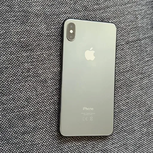iPhone XS Max, Samsung Galaxy S10+