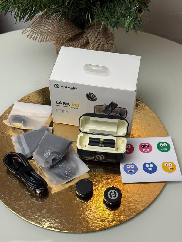 AirPods 3, iPhone 12 pro max, iPhone xr, Hollyland lark m2, MacBook Pro M1 2