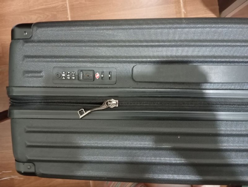чемодан POLAR PC M с кодовым замком TSA черный 4