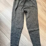 Юбка H&M, брюки-леггинсы Victoria’s Secret, джинсы C&A 2