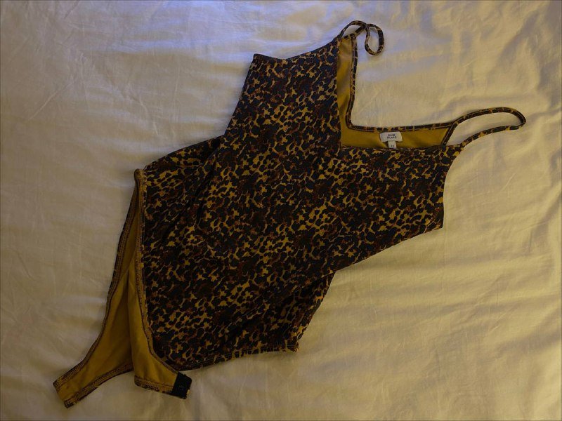 краска акриловая, шпатлевка мебельная, пояс, купальник, боди, рубашка, брюки Nike, брюки Awaystland 5