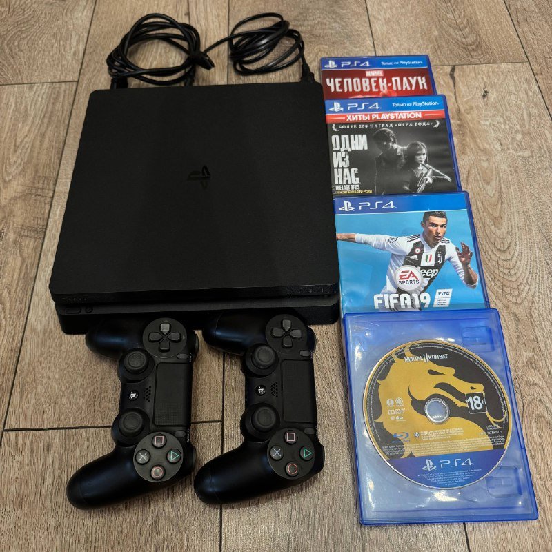 Sony PlayStation 4, 408 ГБ, 2 геймпада, игры
