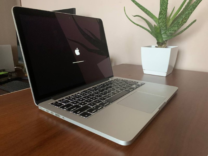 MacBook Pro 13,3 2015 SSD 256gb ОЗУ 8gb 4