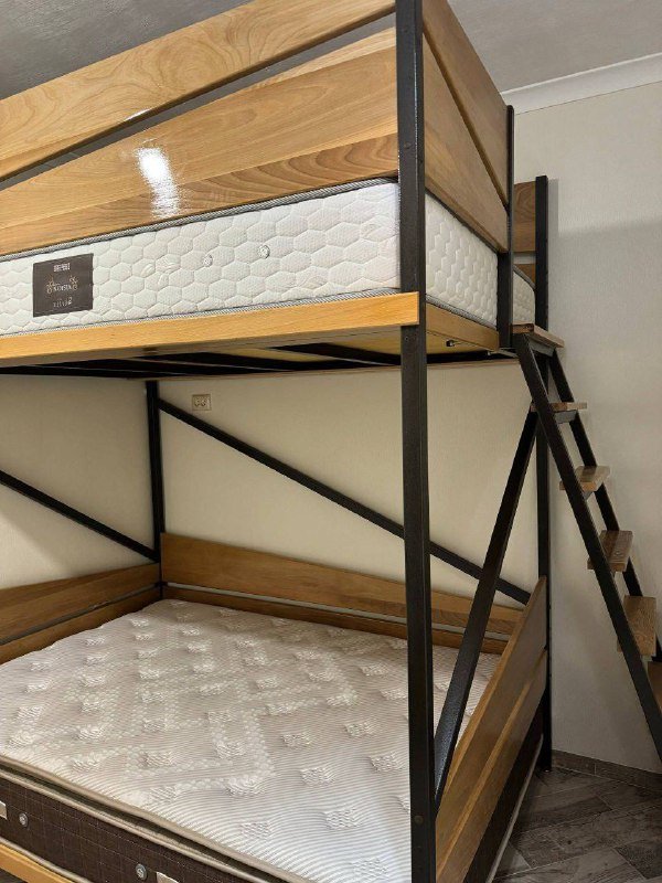 Двухъярусная кровать с матрасами 3