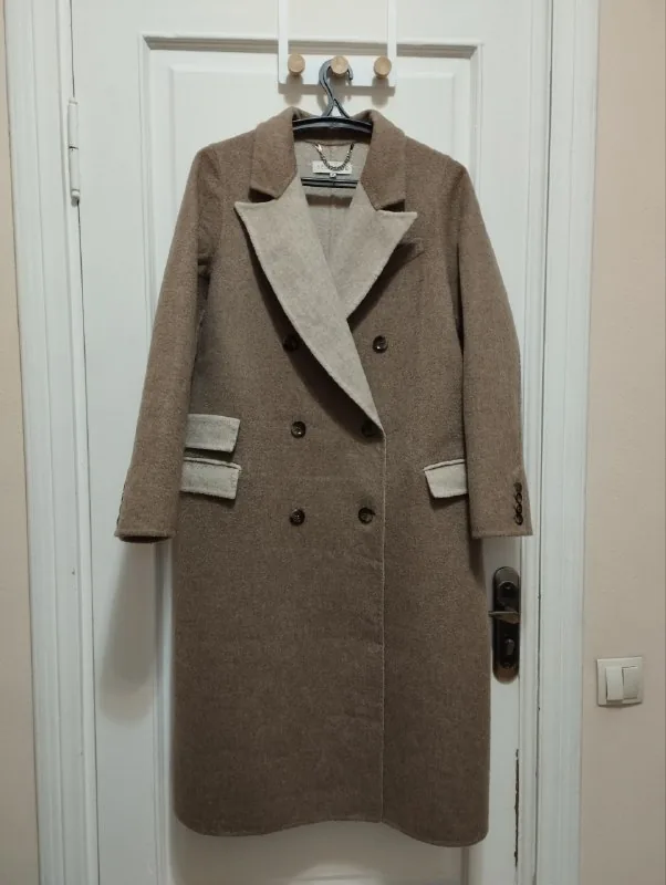 Mid-season wool coat