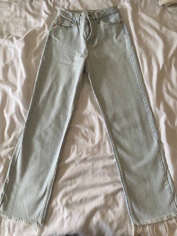 Джинсы Mango, Zara, шорты Massimo Duti, юбка Zara