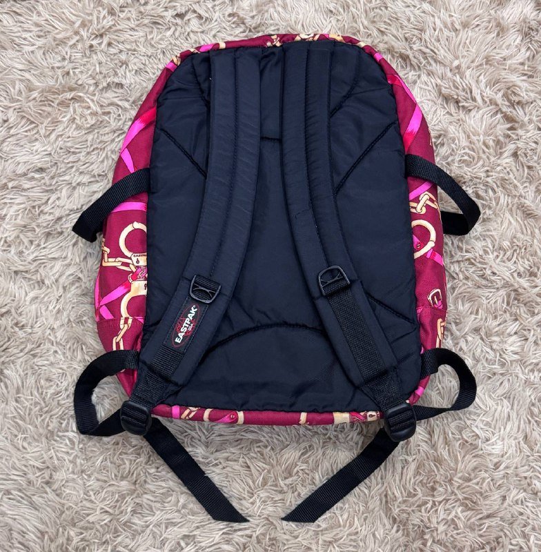 Розовый рюкзак Eastpak 3