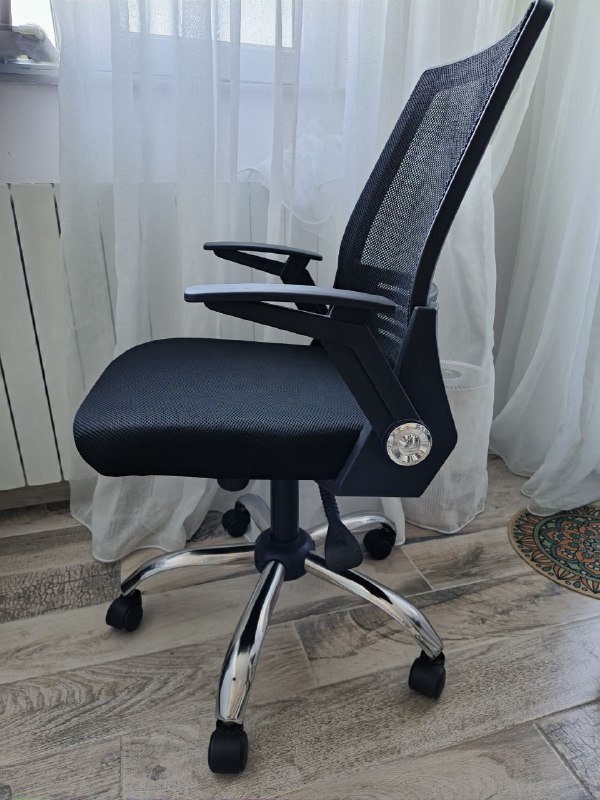 Офисное кресло 2