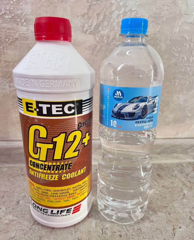 Свечи зажигания, знак аварийной остановки, лампочка, держатель для телефона, ремкомплект, антифриз, канистра, накладки на ремень 6